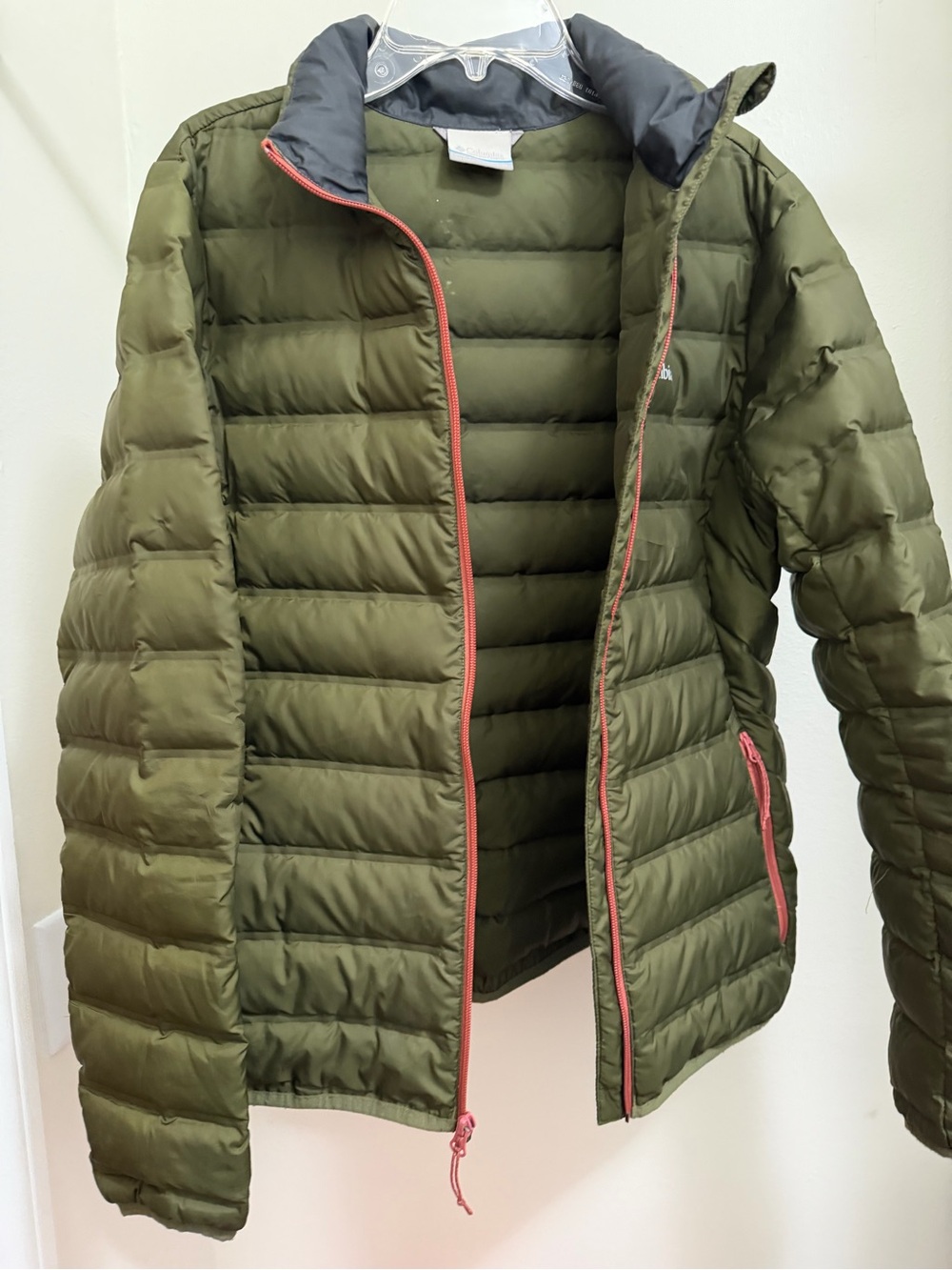Columbia Olive Green Puffer Jacket with Pink Zippers - Picture 7 of 11